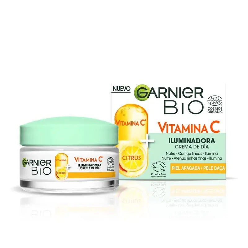 Garnier Brightening Day Cream with Vitamin C, nourishes, corrects lines and boosts radiance day after day.