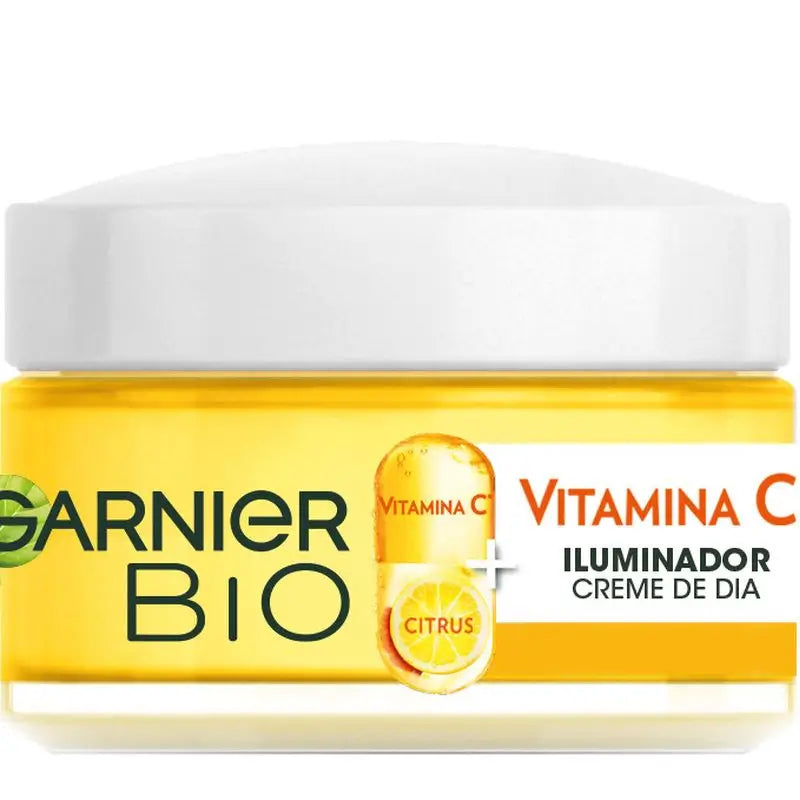 Garnier Brightening Day Cream with Vitamin C, nourishes, corrects lines and boosts radiance day after day.