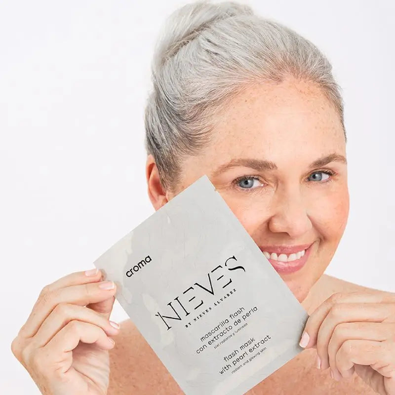 Nieves By Nieves Álvarez Nieves X Chroma Illuminating Flash Mask, 1 units