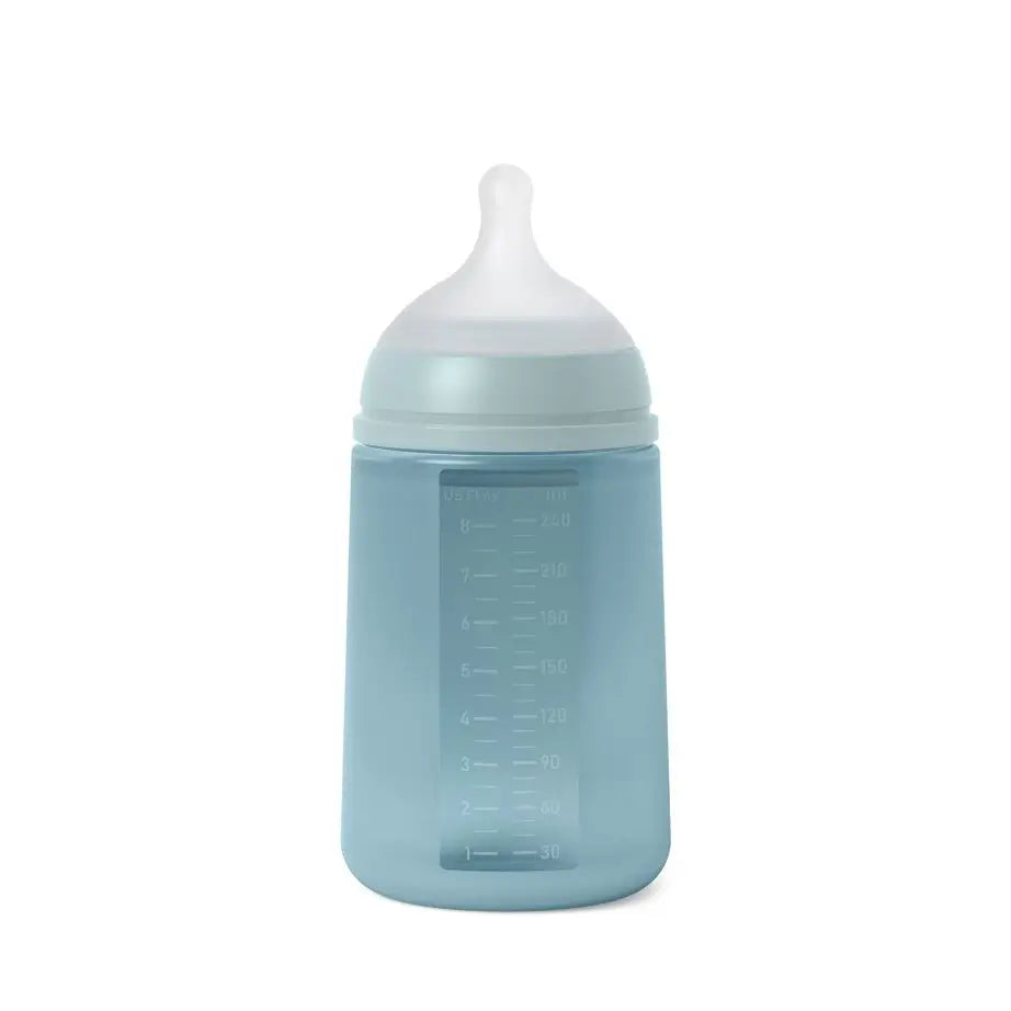 Suavinex Biberón Con Botella De Silicona De 240 Ml, Tetina Fisiológica Sx Pro, Flujo Medio (M). +3 Meses. Colour Essence, Azul